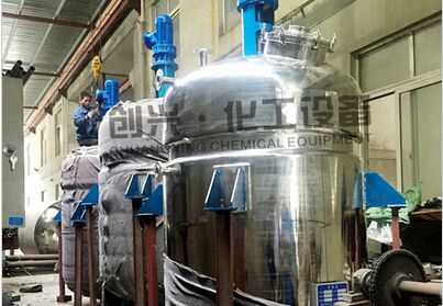 精餾塔內(nèi)的空氣是怎樣被分離成氧和氮的？